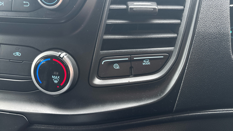 Ford Transit Custom 300 L1 Diesel Fwd 2.0 EcoBlue 105ps Low Roof D/Cab Leader Van